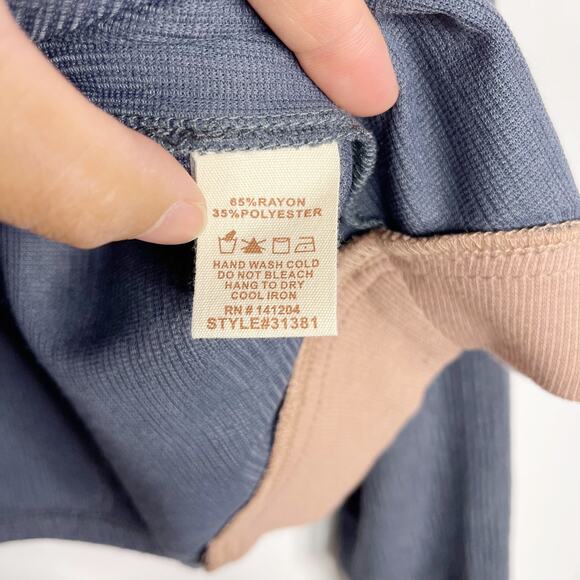 New Hem & Thread Medium M Blue Pink Denim Blue Textured Boxy Henley Long Sleeve - Picture 8 of 9